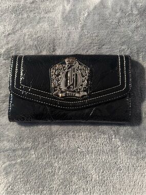 GUESS by Marciano Black Patent Trifold Wallet with Silver Crest Emblem